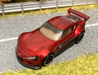 Hot Wheels '20 Toyota GR Supra - 2025 H W Nightburnerz 5-pk 3/5 - Coche suelto rojo Foto 1 de 4