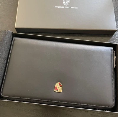 [Sin usar] Cartera de viaje Porsche larga emblema negro con caja Foto 1 de 3