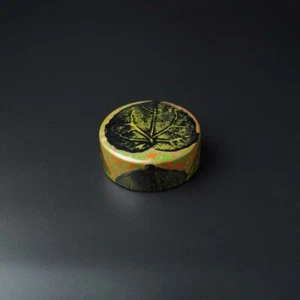 Ryukyu Lacquer circle Paperweight Bunchin Japan Handmade Letter Gift Art Leaf - Picture 1 of 3