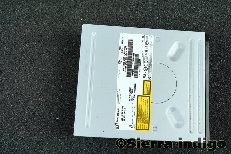 Hitachi DH40N Black SATA DVD-ROM Disk Drive - Image 1 of 1
