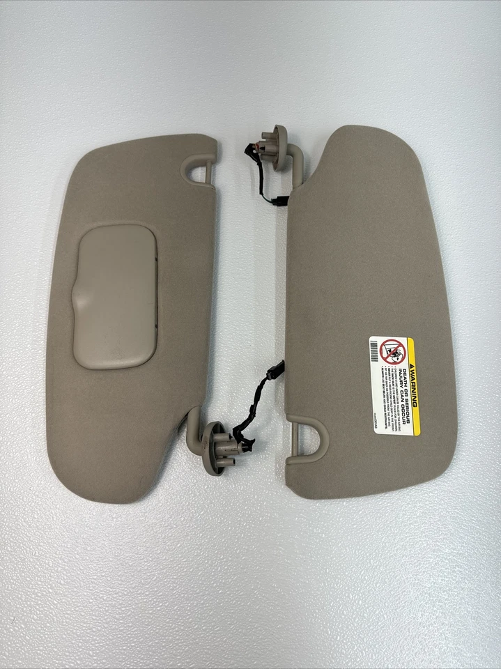 08-10 Juego de parasol Dodge Grand Caravan derecha izquierda con luz OEM gris claro Foto 1 de 4