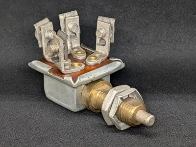 NOS 1952-56 DODGE DESOTO CHRYSLER OVERDRIVE TRANSMISSION KICKDOWN SWITCH 1479527 - Image 1 of 4