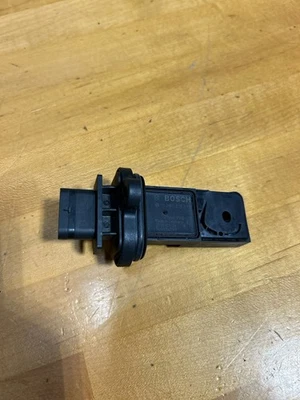 Mass Air Flow Sensor MAF For 2006-2013 BMW 550i 2011 2012 2013 BMW X5 OEM - Image 1 of 4