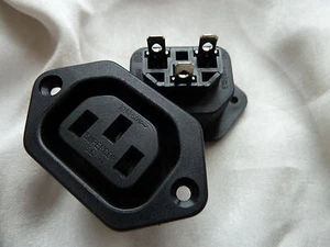 2 IEC Mains Connectors - Chassis Socket - Outlet (007) - Picture 1 of 1