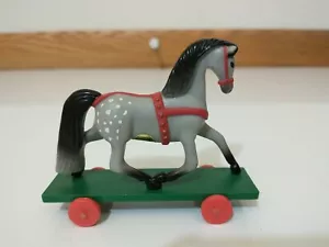 Caballo de juguete Hallmark Merry miniatura gris Appaloosa con ruedas 1985 de colección Navidad - Imagen 1 de 6