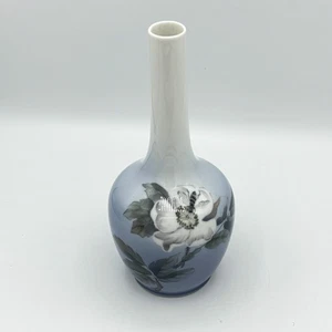 Vintage Royal Copenhagen Denmark Porcelain Blue Bee & Flower Vase No. 1659 43B - Picture 1 of 10