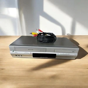 Toshiba SD-V394SU DVD/VCR Cassette Grabadora Combo, Usado - Sin control remoto Probado - Imagen 1 de 3
