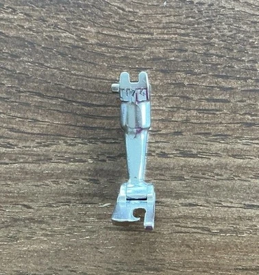 Pie dobladillo costura regazo estilo antiguo Bernina genuino #174 1 pestaña Foto 1 de 4