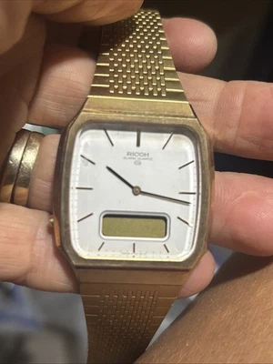 Reloj Hombre Vintage RICOH QUARTZ Digi Ana 1982 Alarma Cal. Banda ajustable 122005 Foto 1 de 4