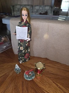 Topper Dawn Puppe DAWN gekleidet in einem individuellen Weihnachtsoutfit - Bild 1 von 6