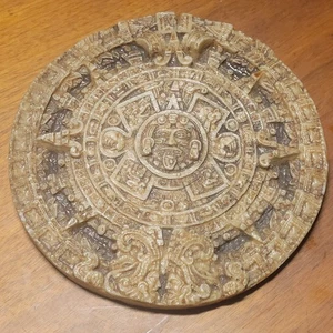 Vintage Mayan Aztec Resin Calendar Wall Disc Plaque Mexican Art 7" - Picture 1 of 9