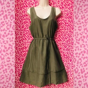 Banana Republic Safari 100 % Seide abgestuftes Raceback KLEID Größe Petit M ~ neu mit Etikett $ 115 - Bild 1 von 7