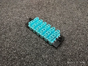 PANDUIT FAP12WAQDLCZ - LC Fiber Adapter Panel, OM3/OM4, LC Duplex, Aqua - Zdjęcie 1 z 2