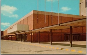Postal de Minneapolis, Minnesota de 1950 NUEVA SALA DE CONVENCIONES vista a la calle - sin usar - Imagen 1 de 2
