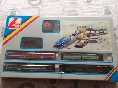 Lima convoglio passeggeri notturno - Immagine 1 di 3