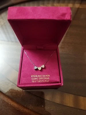 Collar Rachel Zoe 3 Corazones Plata Esterlina Circonita Cúbica 16+2" Nuevo Foto 1 de 4