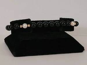 IPS ~ Beautiful Vintage Onyx & Pearl Beaded Bracelet ~ 14K Spacers & Closure - Picture 1 of 3