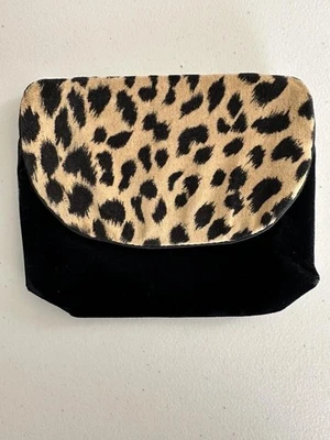 Christian Dior Estampado Leopardo Terciopelo Negro Bolsa Maquillaje Bolsa Espejo CD Dije Foto 1 de 4