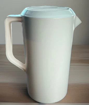 Vintage Rubbermaid Off White Pitcher 2-1/4 Qt. with Lid For Juice Iced Tea J2445 - Image 1 of 4