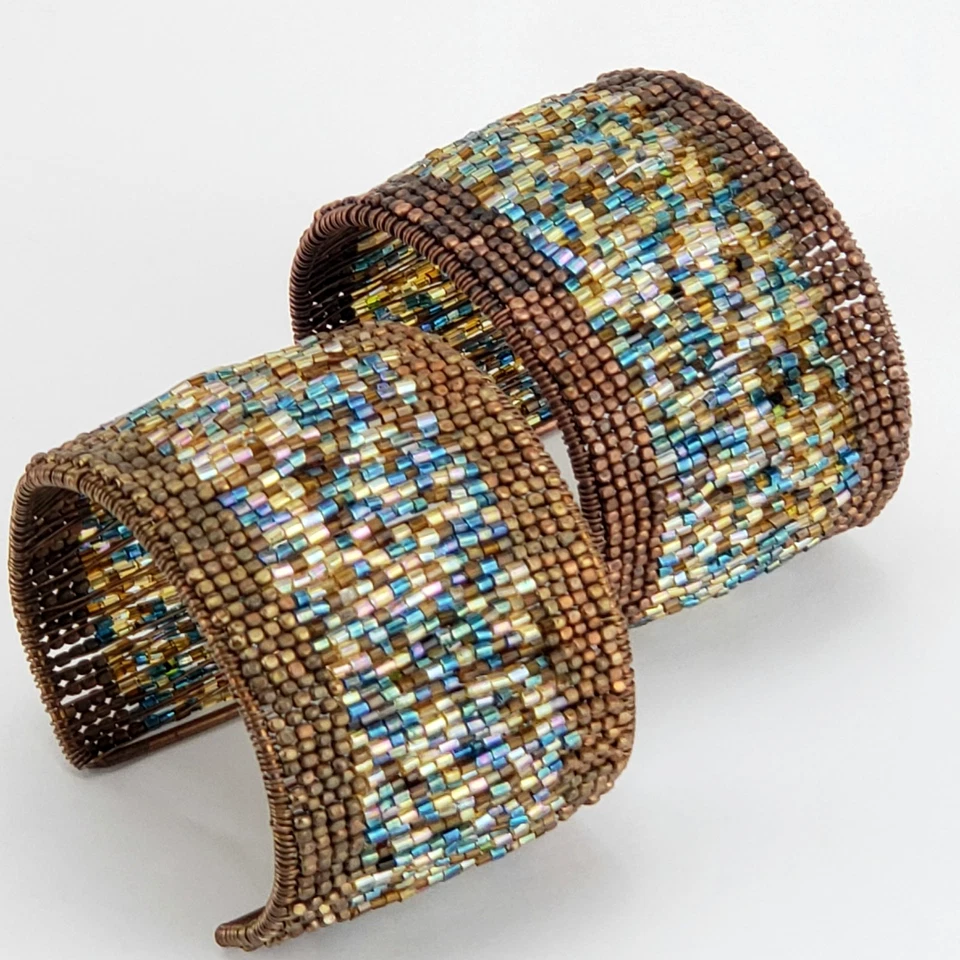 Conjunto de Pulsera Boho De Colección Puño Ancho Cuentas Azul Dorado Marrón Abierto Flexible Tonos Tierra Foto 1 de 4