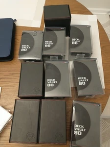 BCW Deck Vault Black LX 80 Deck Box Magnet Kunstleder fasst 80 Würfel Tablett x 10 - Bild 1 von 2