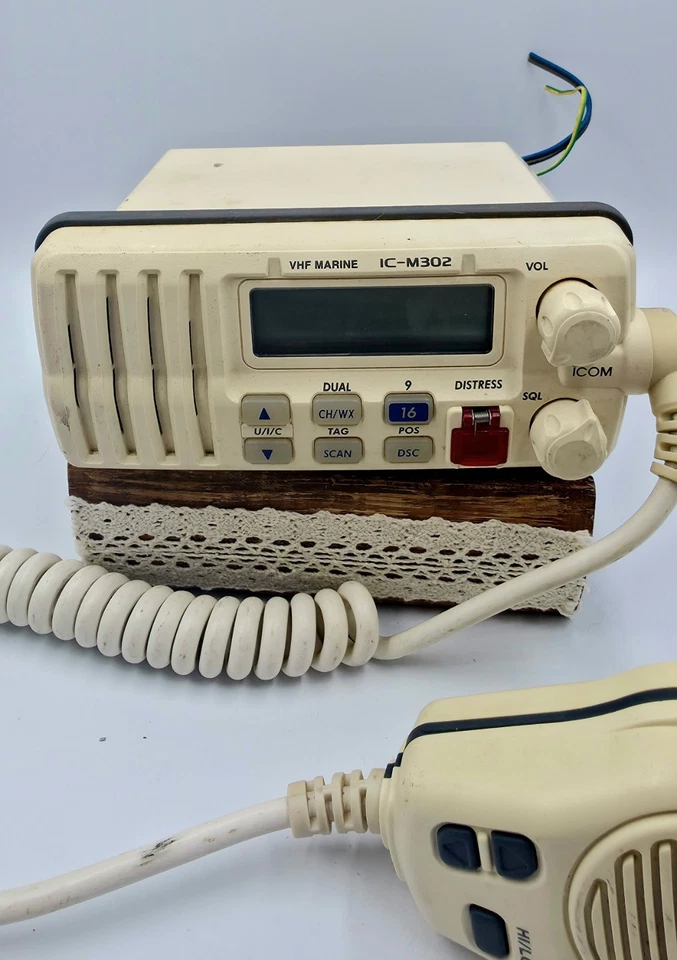 Transceptor de radio VHF Icom IC-M302 DSC con micrófono Foto 1 de 4