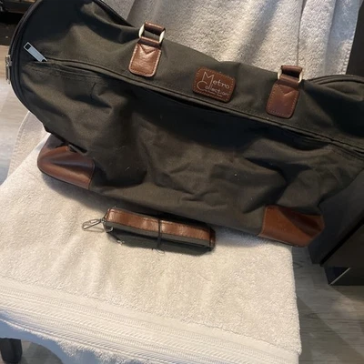Metro Collection 行李旅行袋皮革拉链随身行李美式 — 第 1/4 张图片