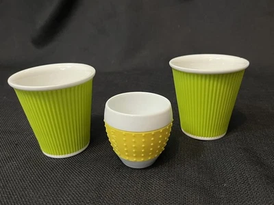 Bodum blanco y amarillo 2 tazas de café espresso blancas y verdes con fundas de silicona Foto 1 de 4