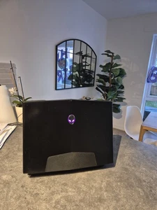 Alienware M15x Laptop. Intel i7 Quad core, 8gb, 256gb ssd. Wind 11 + FAST POST! - Picture 1 of 8
