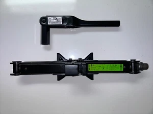 HYUNDAI SANTA FE, KIA SORENTO JACK,LUG WRENCH - Picture 1 of 3