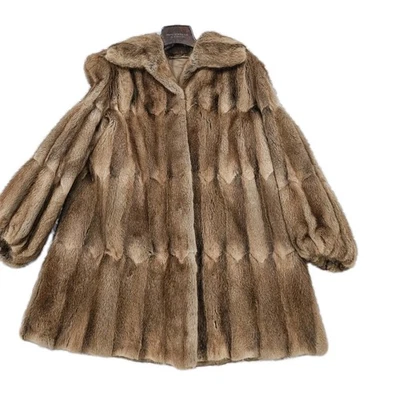 Abrigo de piel Neiman Marcus vintage años 70 forro satinado cinturón lujo glamour pequeño-mediano leer Foto 1 de 4