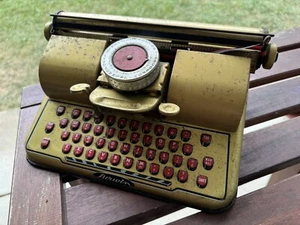 Vintage Mid Century Berwin Gold Tin Litho Typewriter Toy - Picture 1 of 10