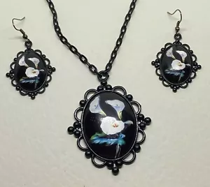 GRAN Collar Cameo NEGRO Filigrana BOTÁNICO ESTILO VICTORIANO ARUM LIRIO FLORAL - Imagen 1 de 6