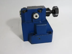Rexroth R900501371 Pressure Sequence Valve DZ20-1-52/200XYM Missing Screws USED - Picture 1 of 3
