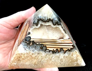 RED AGATE and QUARTZ PYRAMID - 1  1/2 pounds - Imagen 1 de 8