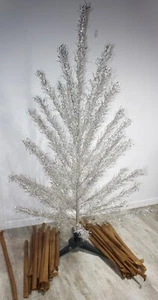 Árbol de Navidad de oropel de aluminio verdadero vintage 46 ramas, poste original, ¡SIN SOPORTE!! - Imagen 1 de 21