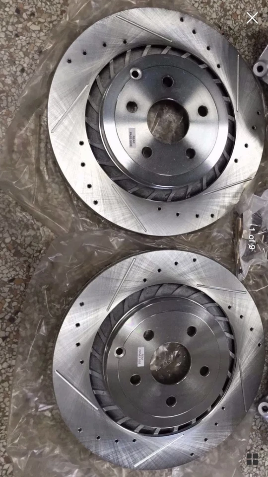 Pontiac G8 Brembo ZZP 2008-09 conversión trasera rotores ranurados perforados en cruz Foto 1 de 2