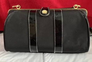Isaac Mizrahi | Taschen | Isaac Mizrahi Vintage schwarz Lackbesatz - Bild 1 von 9