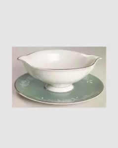 Syracuse China USA Candlelight Gravy Boat with Attached Underplate Platinum Trim - Picture 1 of 15