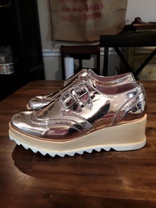 via pinky platform sneakers