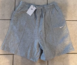 NEW NIKE Shorts Women's M Gray Sportswear Essential Fleece Pull On DM6123-063 - Picture 1 of 7