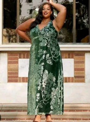 MODCLOTH Plus 1X ~ ONCE UPON ENCHANTED FOREST~VELVET Maxi Dress ~ GREEN/SILVER - Image 1 of 4