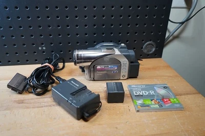 (F) Panasonic VDR-M50 DVD Video Camera 2 Batt  Charger Cables - Image 1 of 4