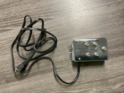 Radio Shack 4-Way Coax Amplifier Model 15-1119 VCR/VHF/CATV/FM 50-400MHz - Image 1 of 2