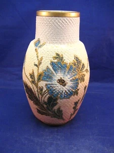 UNUSUAL VINTAGE VASE WITH ROUGH SURFACE AND A FLORAL PATTERN OUTLINED IN GOLD - Picture 1 of 8