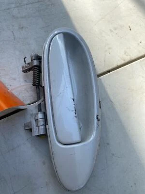 Manija de puerta trasera Nissan MAXIMA 1999 exterior pasajero lado derecho blanco derecho OEM Foto 1 de 4