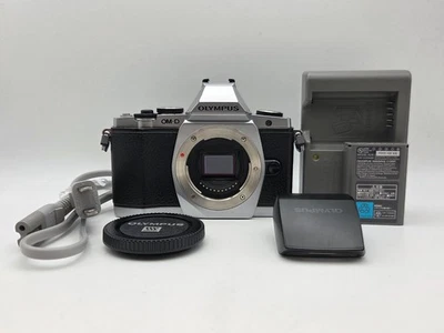 [EXC.5+] Cámara digital multilingüe Olympus OM-D E-M5 cuerpo plateado de JAPÓN Foto 1 de 4