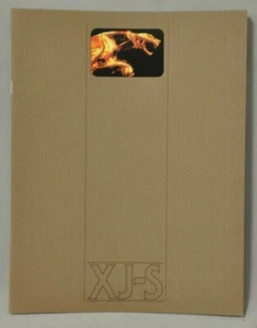 Jaguar 1983 XJS Broschüre mit Ausschnitt auf Cover. 12 Seiten - Bild 1 von 3