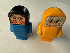 Creative Playthings - Eskimo Figure - People N Places 1975 CBS Lot Of 2 - Picture 1 of 3