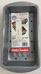 Betty Crocker Sure-Bake 2-Piece Lo Fat Meatloaf Pan 9.25"x5.25"x2.5" Non-stick - Picture 1 of 4